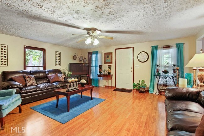 Building Photo - 304 Whitehead Rd