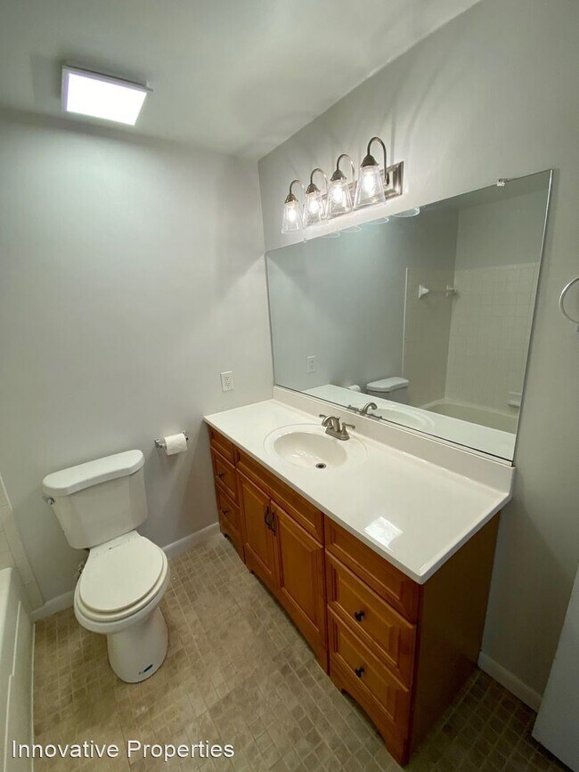 Foto del edificio - 3 br, 1 bath House - 2570 Riva Road #21C