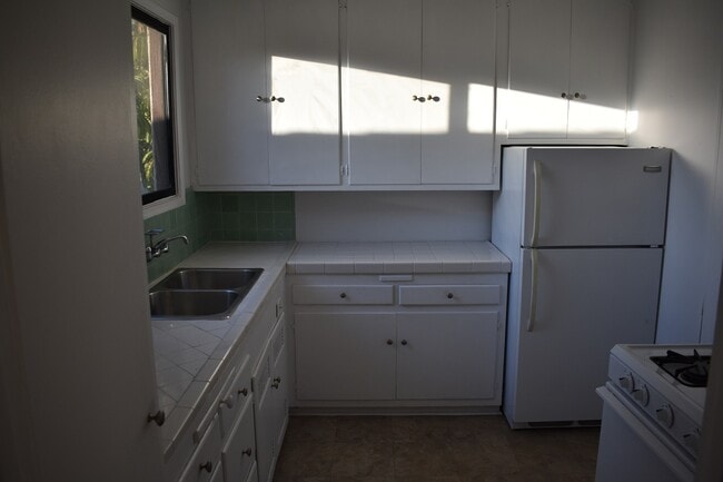 Kitchen - 1444 S Beverly Dr