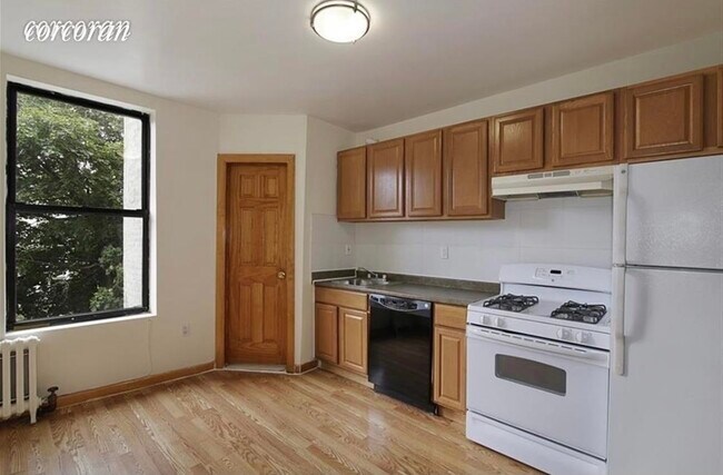Building Photo - 344 14th St