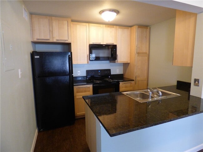 Building Photo - 4533 Avenue A
