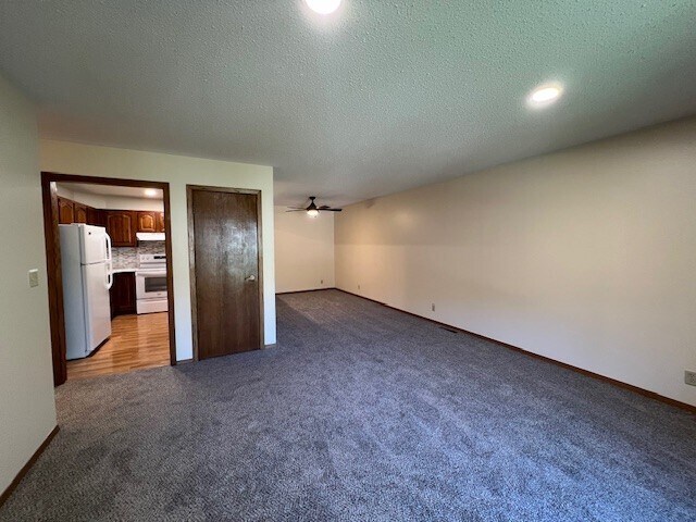 Foto del edificio - 3988 Fairway Hills Dr