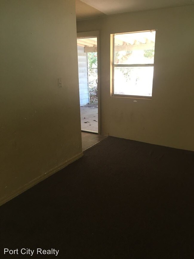 Building Photo - 3 br, 1 bath House - 4614 Bethume Dr
