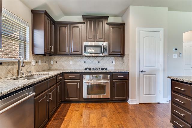 Foto del edificio - 495 Chandler Ct