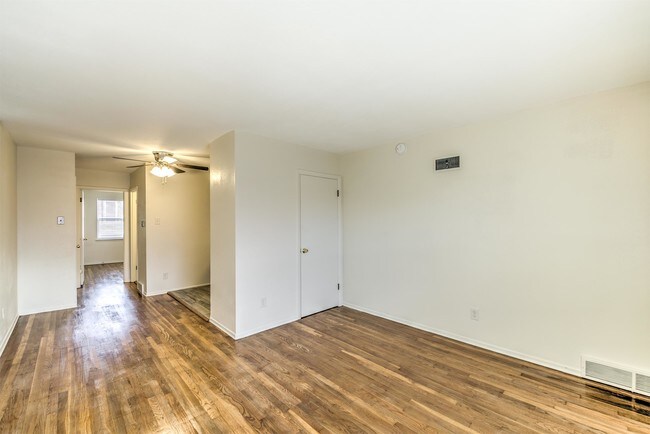 Building Photo - 3112 Arsenal St