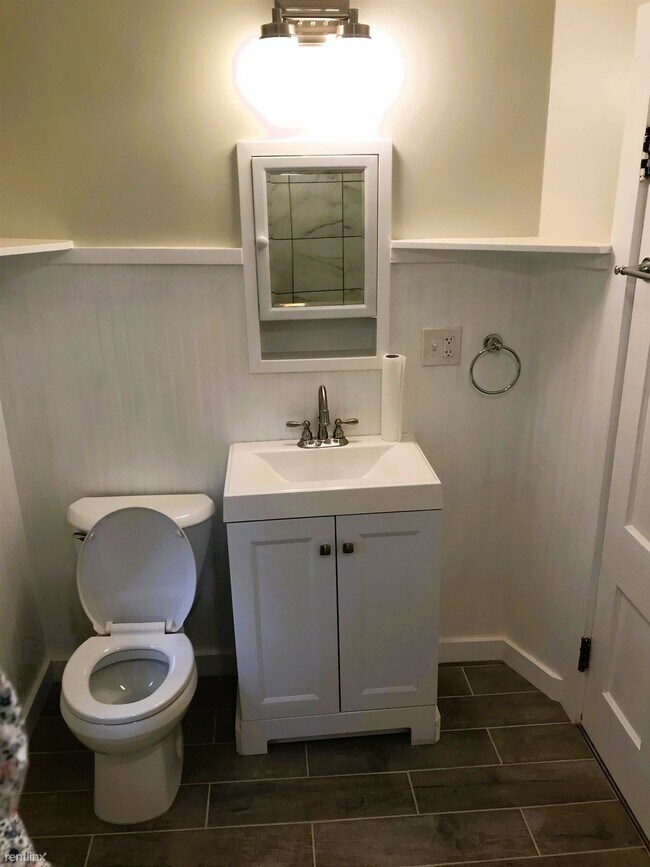 Foto del edificio - 2 br, 1 bath House - 15 Pochelon St