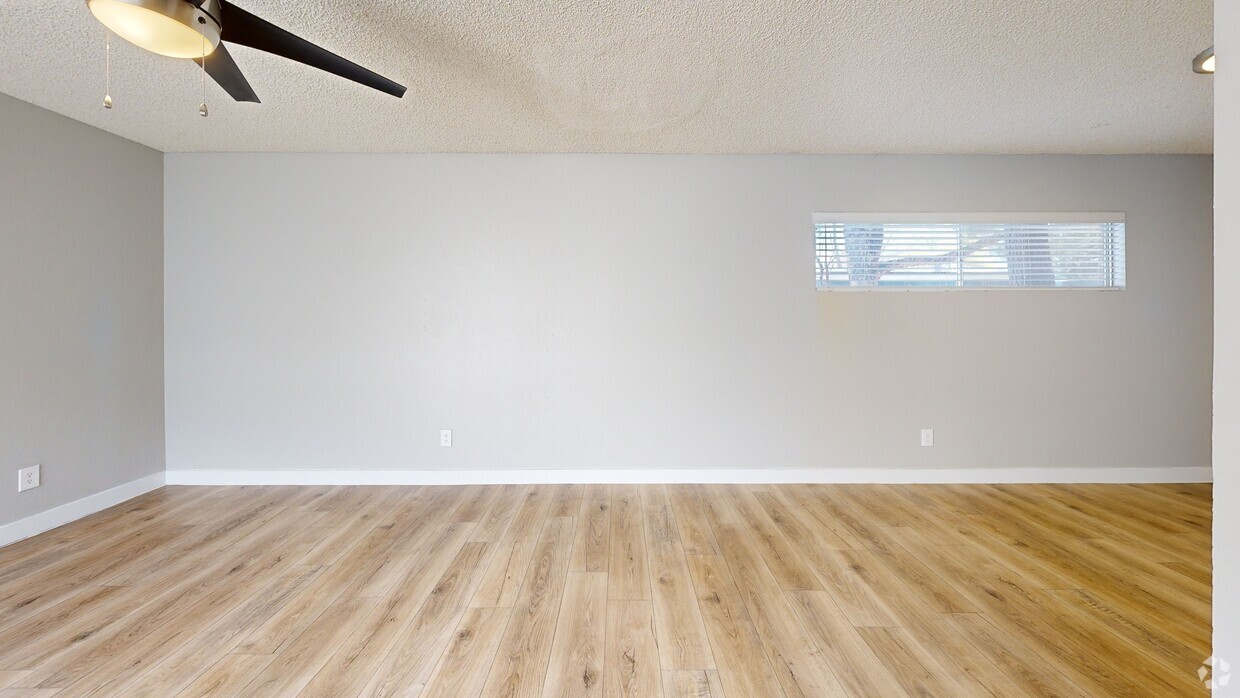 Photo - Lakeside Casitas Apartments