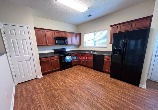 Foto del edificio - Nice townhome in Jonesboro