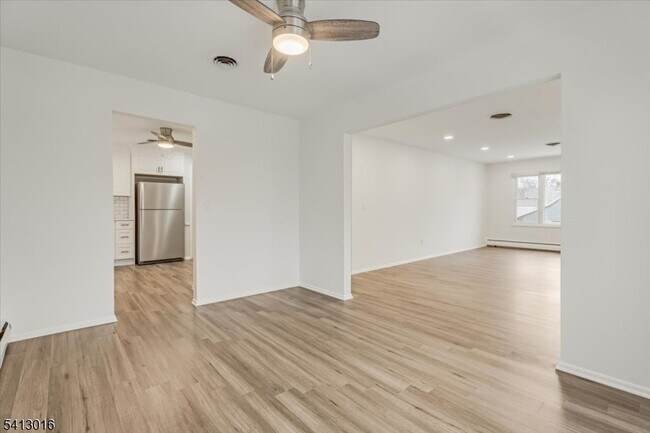 Foto del edificio - 35 Field Rd