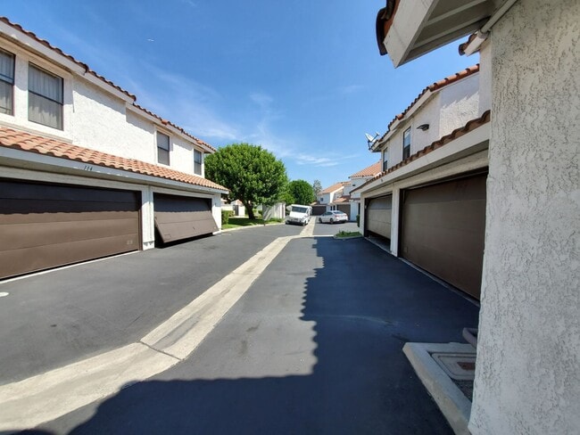 Building Photo - 9765 Alburtis Ave