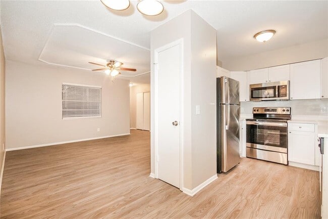 Foto del edificio - 107 Inwood Ct