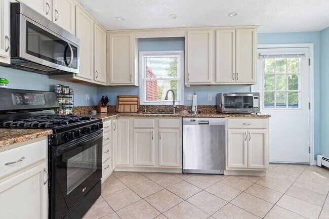 Foto del edificio - 36 Brookside Ave