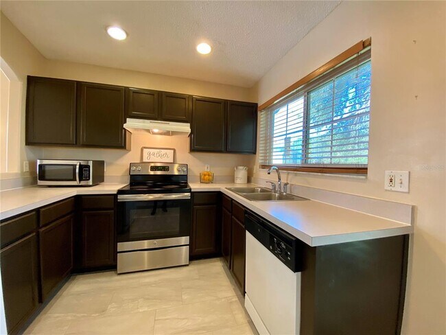 Foto del edificio - 2832 Osprey Cove Pl