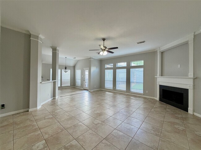 Foto del edificio - 1510 Flanders Field Ln
