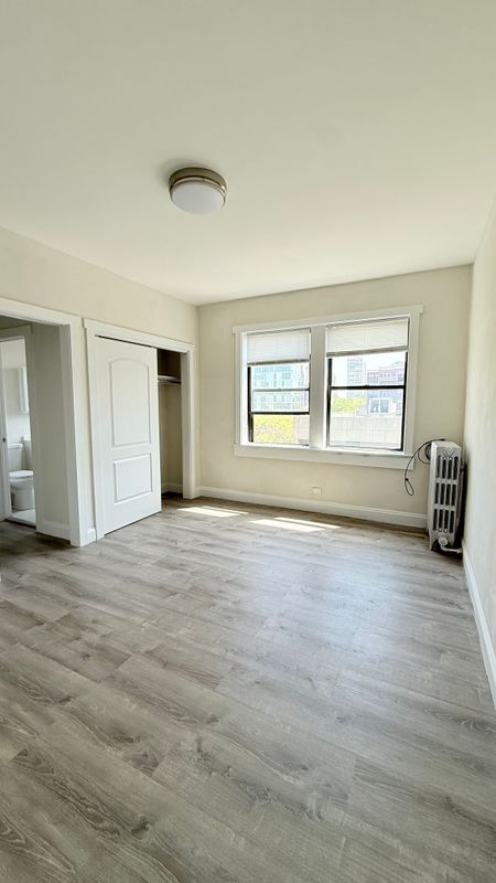 Foto del edificio - 839 W Sheridan Rd