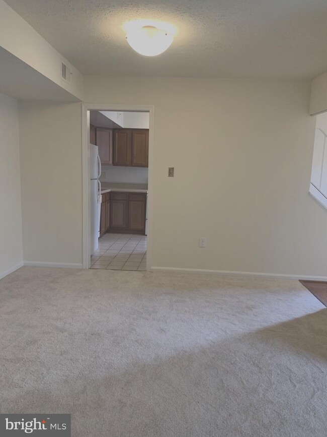 Building Photo - 4566 Conwell Dr