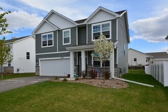 Building Photo - 6733 Pine Arbor Ln S