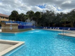 Foto del edificio - 15525 N Miami Lakeway