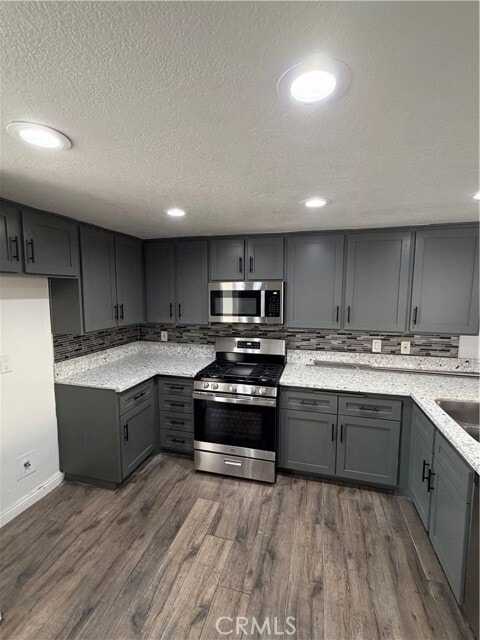 Foto del edificio - 9742 Willow Wood Dr