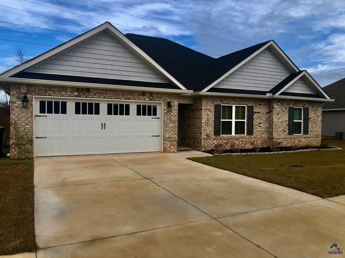 Foto principal - 631 Broderick Cir