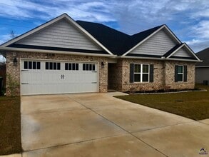 Building Photo - 631 Broderick Cir
