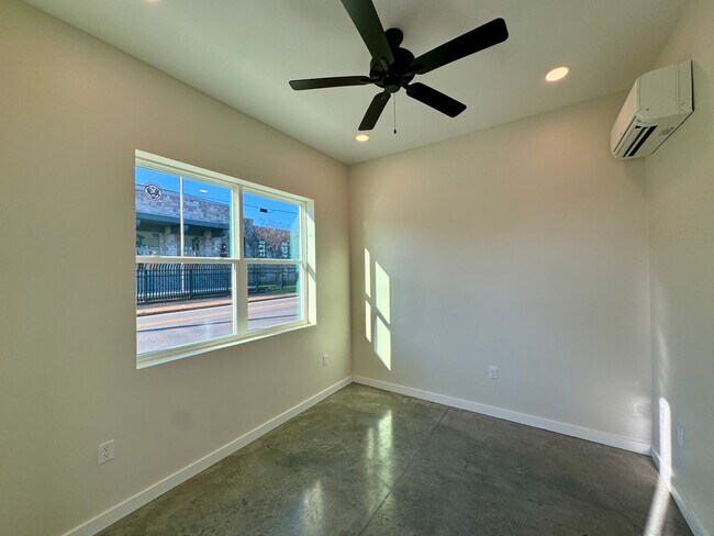 Foto del edificio - 1865 Zeta Way