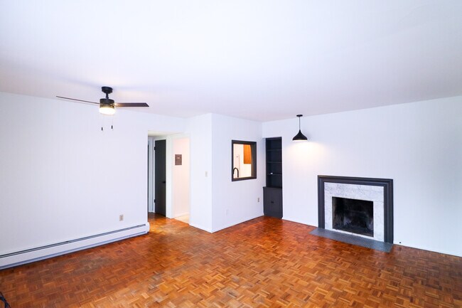 Foto del edificio - 1824 Mears Ave