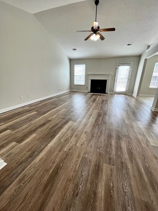 Foto del edificio - 110 Faybrook Dr