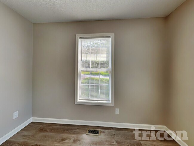 Building Photo - 5119 Daffodil Ln