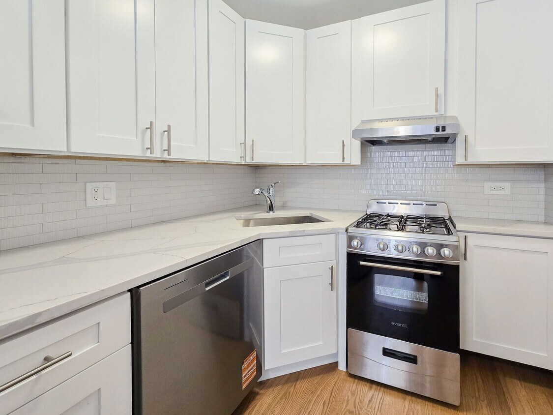 Foto principal - 526 W Cornelia Ave