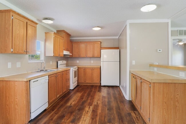 Building Photo - 4bd 2ba Mobile HOME FOR RENT!