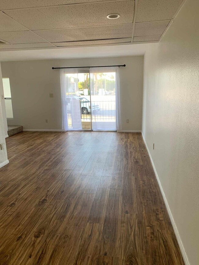 Foto del edificio - 40225 Harris Ln
