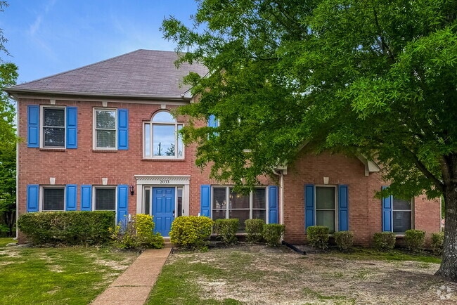 Building Photo - 2033 Oak Springs Dr