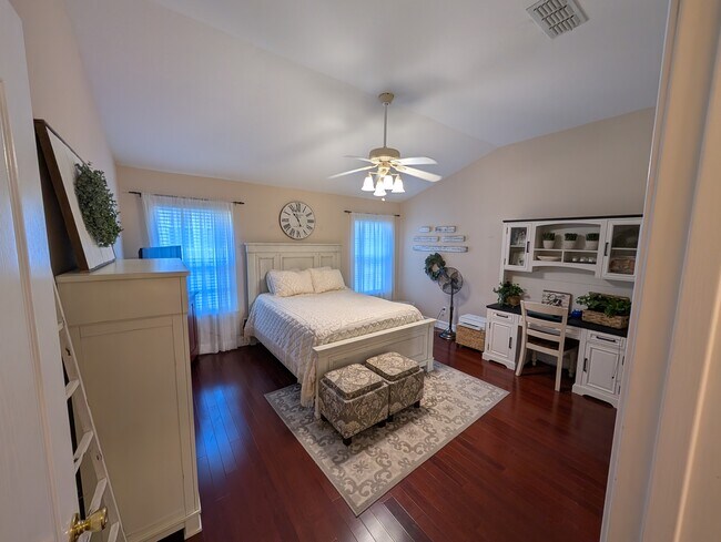 Dormitorio principal - 1015 Burning Tree Way