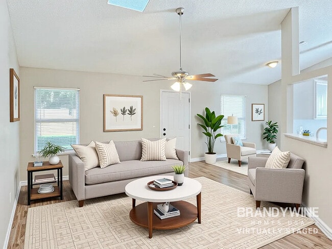 Foto del edificio - 439 Moby Dick Dr N