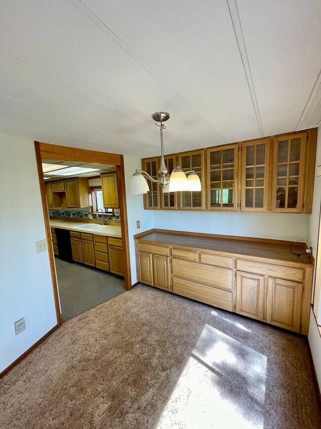 Building Photo - Rural living at its finest!  Large 3bdrm 2...