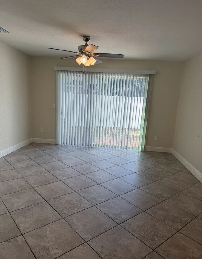 Building Photo - 5150 SE 103rd Ln