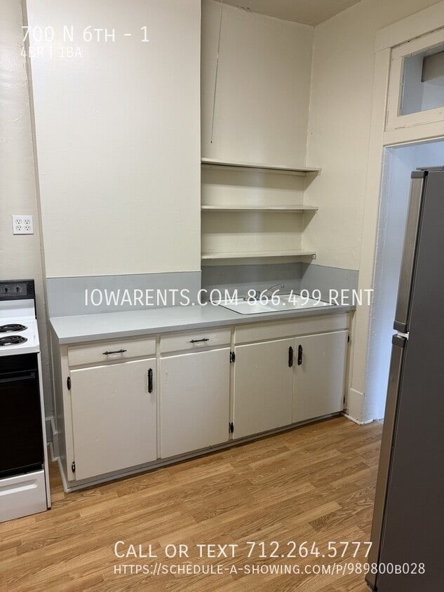 Primary Photo - 700 N 6th-1