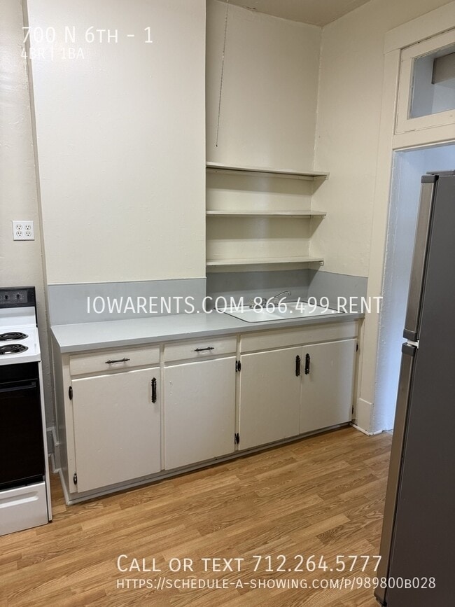 Building Photo - 700 N 6th