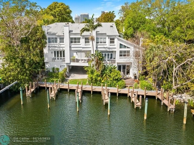 Building Photo - 1705 E Las Olas Blvd