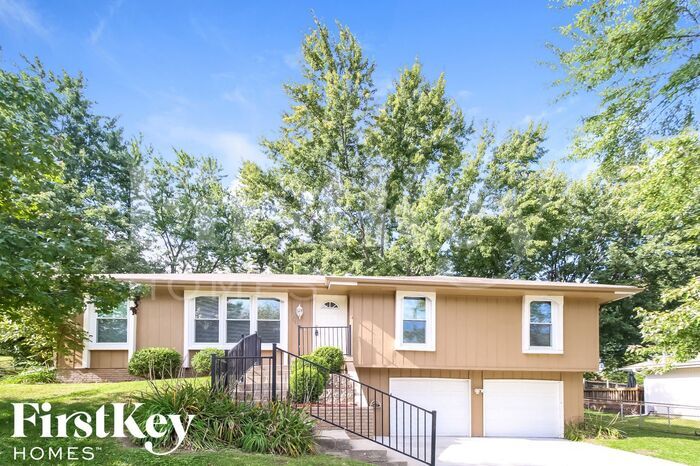 Primary Photo - 9805 NW View Cove Dr