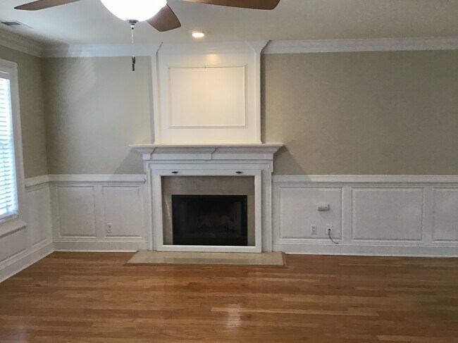 Building Photo - 651 College Park Circle