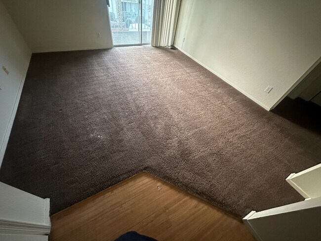 Foto del edificio - 2nd Floor Condo in Gated Community