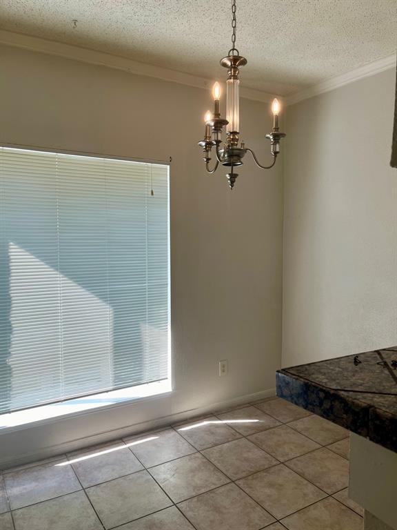 Foto del edificio - 7700 Creekbend Dr