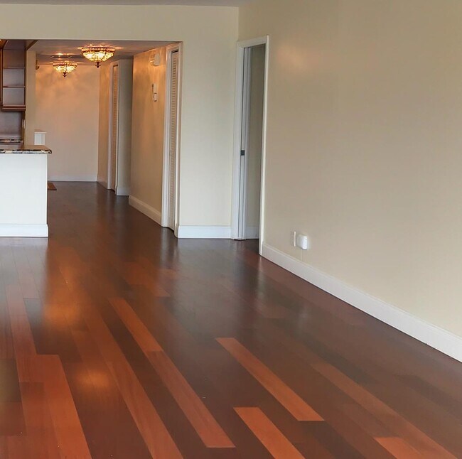 Foto del edificio - 3150 N Course Ln