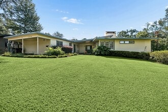 Building Photo - 1332 Knollwood Dr