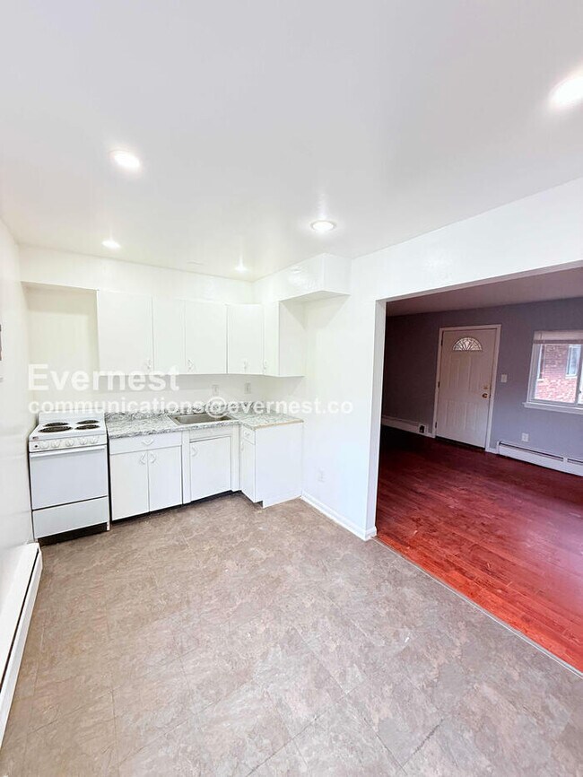 Foto del edificio - 18711 Schoolcraft Rd