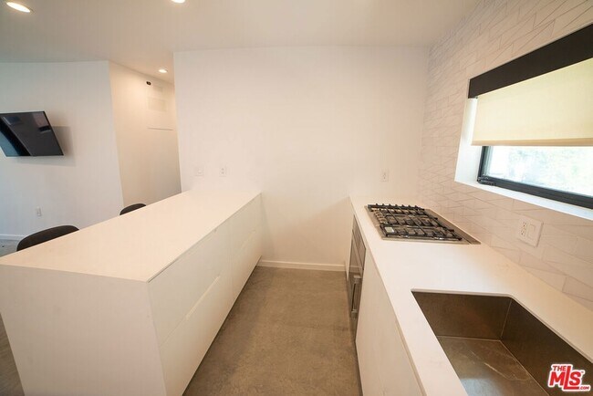 Foto del edificio - 14 Brooks Avenue Unit 15