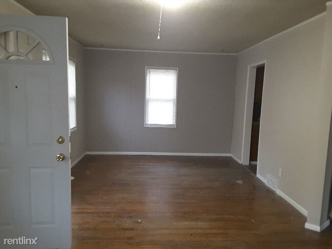 Building Photo - 3 br, 1 bath House - 35805 Farragut Street