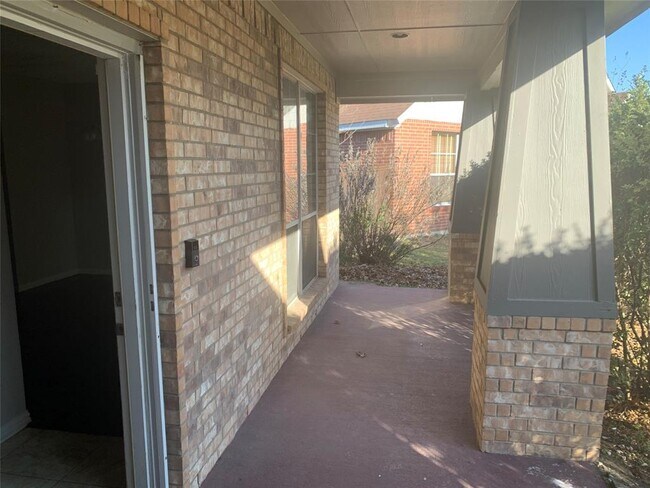 Foto del edificio - 1390 Roan Dr